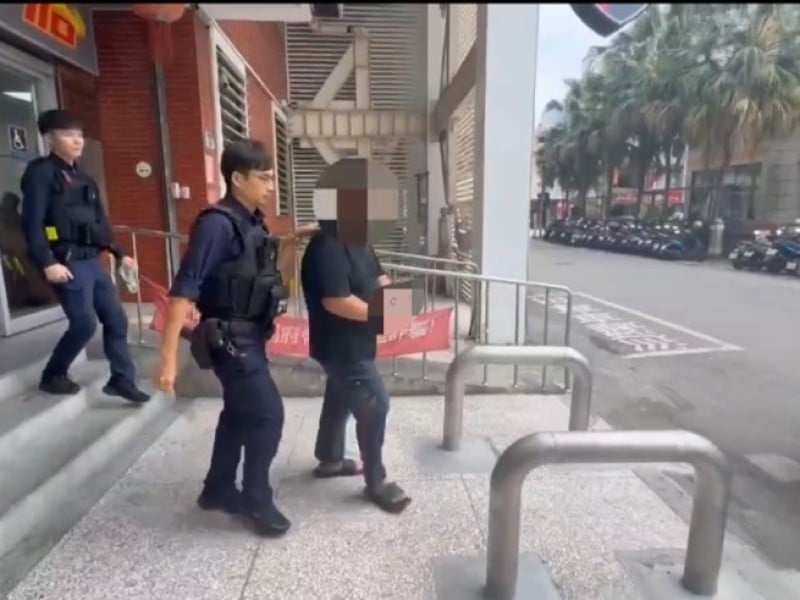 花警攔查逾期檢驗車 意外起獲「毒品依托咪酯」男子送辦