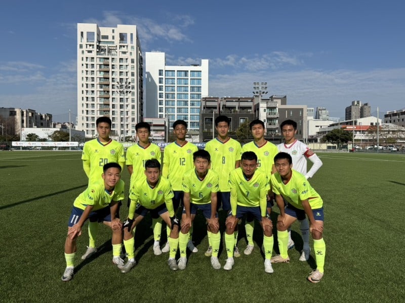 花中過年前挺進高中足球聯賽八強