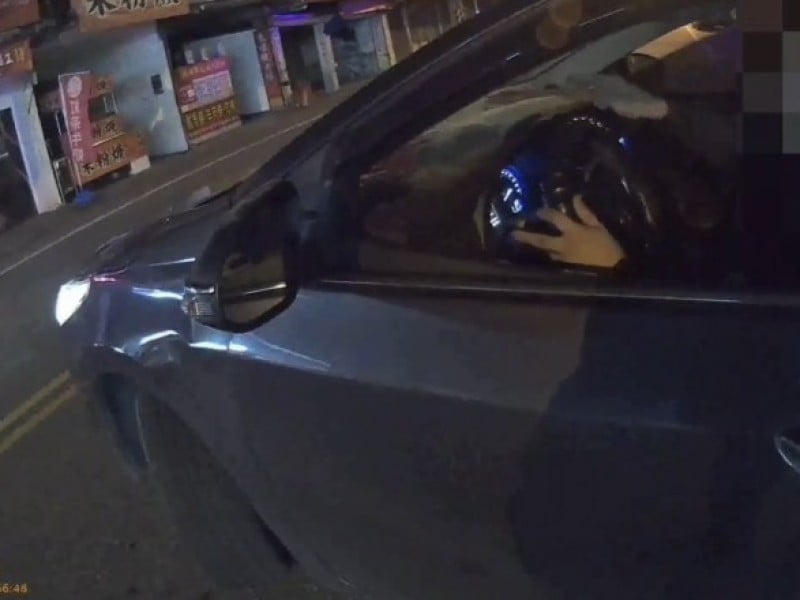 汽車拋錨停路中 員警關心竟查獲毒品喪屍煙彈