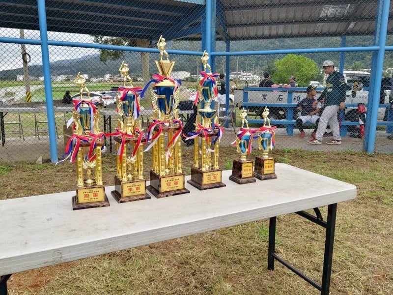 玉里鎮春節壘球交流賽大年初一熱烈開打