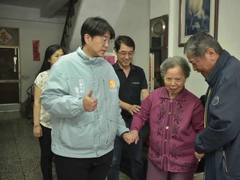 盼父親遺愛庇護弱勢 市公所退休里幹事捐慈愛基金