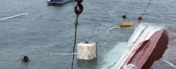 富岡船隻傳外海翻覆 ! 船長、2外籍員受傷、失溫 今導正船隻疑油汙外漏