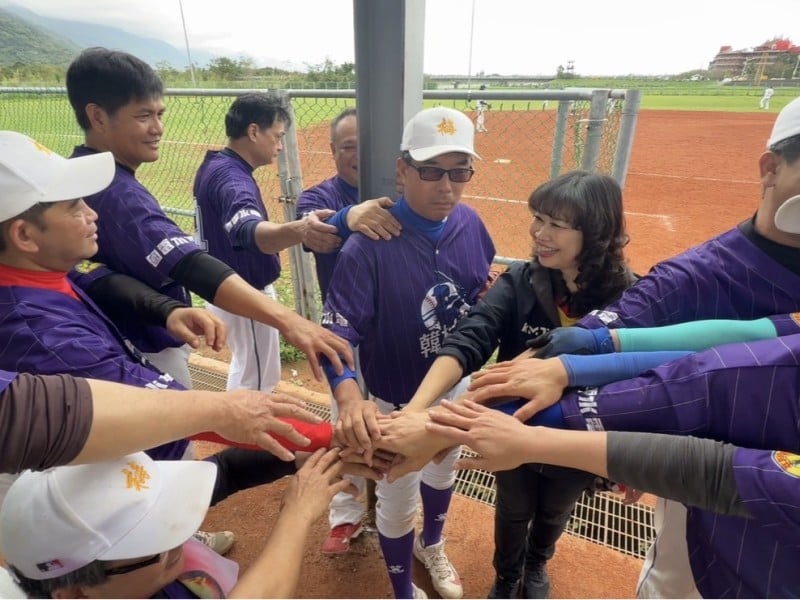 新春盃「慢速壘球錦標賽」熱鬧登場 ! 梅家軍勇奪健康組冠軍