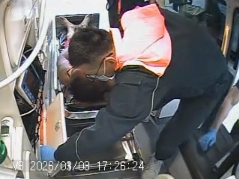 寒單爺遭鞭炮炸傷　消防即刻送醫救治　生命徵象穩定