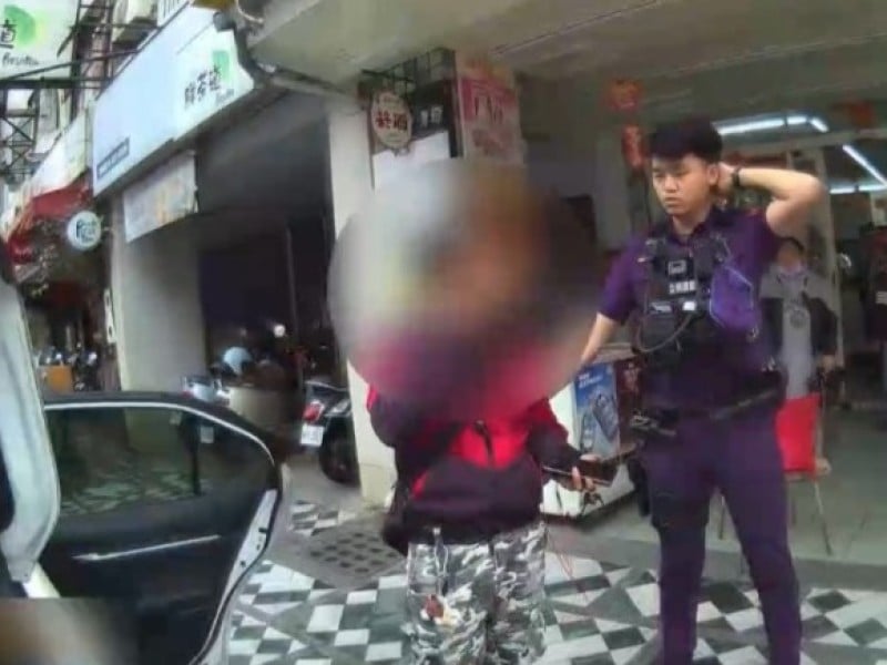 男子強賣店家香氛片 警方鎖定目標