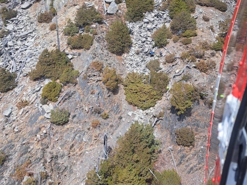 山友摔落邊坡頭部受傷 黑鷹馳援秀姑巒山救出