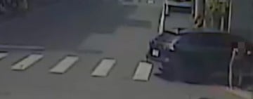 汽車車門被男子無故強拉強開