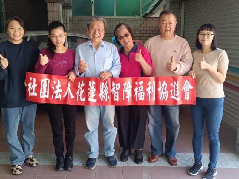 「只要你笑，我就有勇氣走下去」 蔣萬富與花蓮「慢飛天使」的安靜堅持