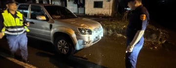 一夜2起車禍 ! 80歲行人被撞重傷不治、「黑狗竄出」男騎士頭部身體多處傷