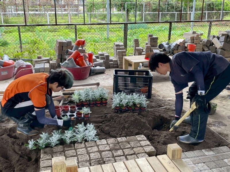 花農園藝科選手苦練  贏得全國賽資格  -全國北區技能競賽造園景觀職類銅牌及第五名 