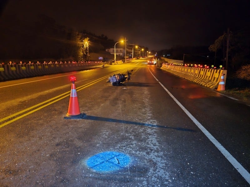 犬隻竄出道路釀事故 飼主應落實管理避免觸法