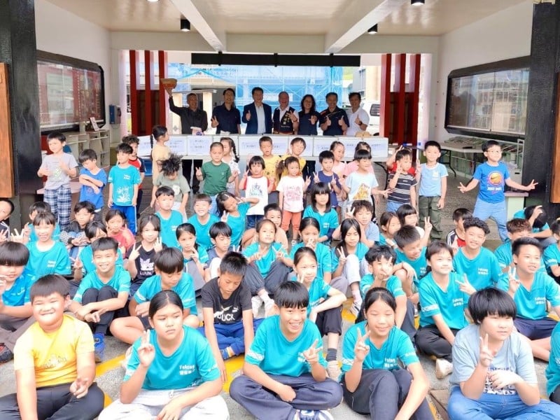 麥當勞餐點送進豐濱 ! 274位師生提前歡度兒童節