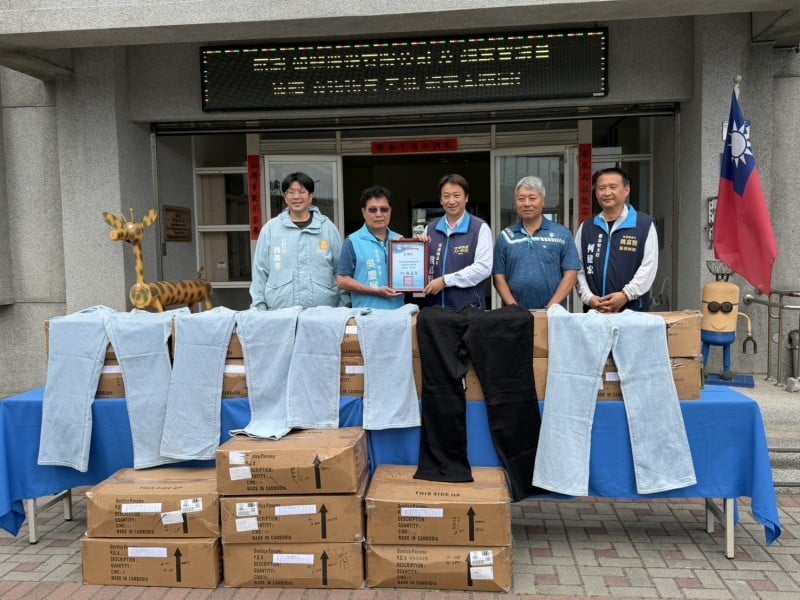 魏嘉賢促成如興公司300餘件服飾助弱勢