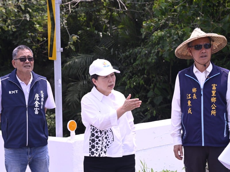 徐榛蔚親赴富里視察「復興橋」、「農花富230農路」將開工