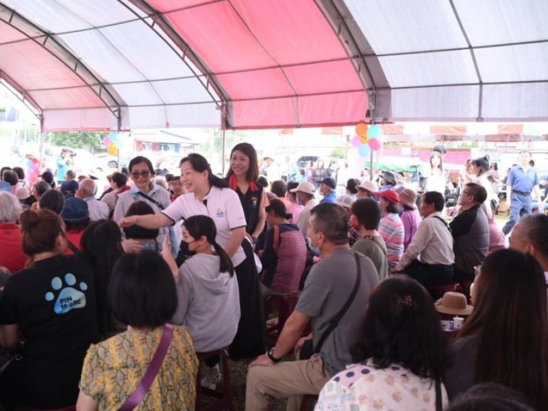 徐榛蔚出席新秀農會農民節表揚大會