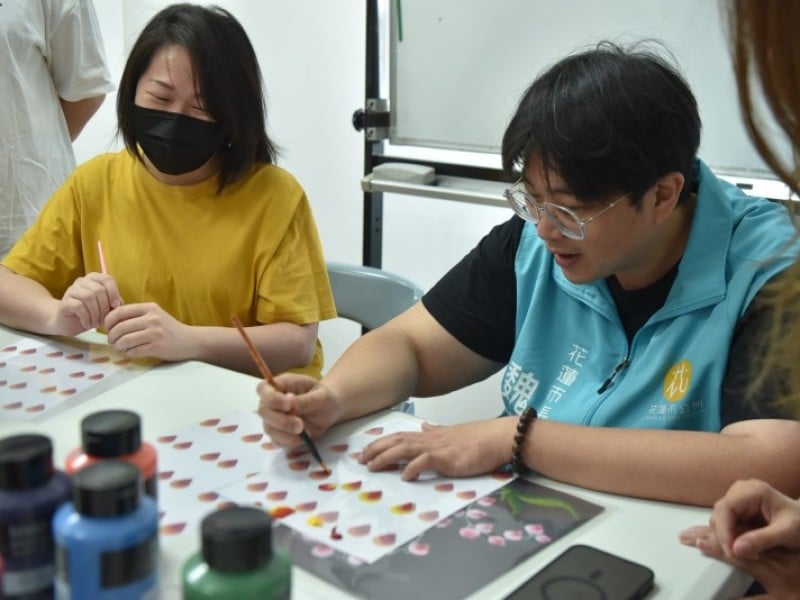 壓克力流動畫進社區