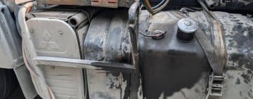 普重機、曳引車路口交岔撞擊 騎士、乘客雙雙殞命