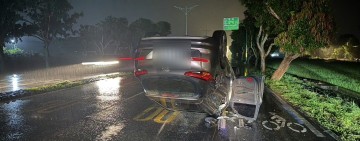 酒駕「撞擊電箱翻車」! 陳姓駕駛依刑法公共危險罪送辦