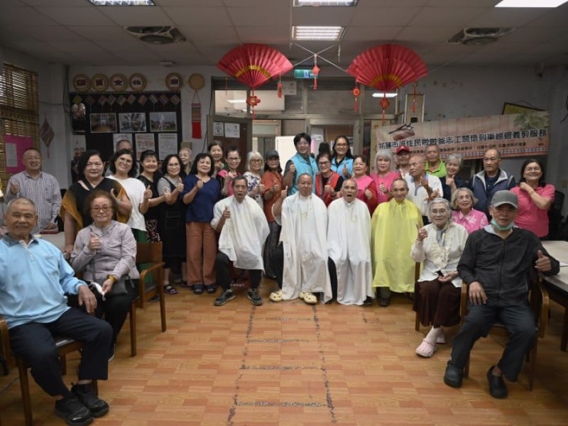 「啦啦爸志願服務隊」義剪巡迴廣受好評