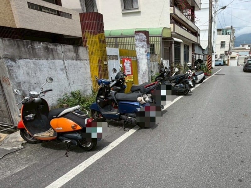 四輛機車鑰匙孔被灌快乾膠