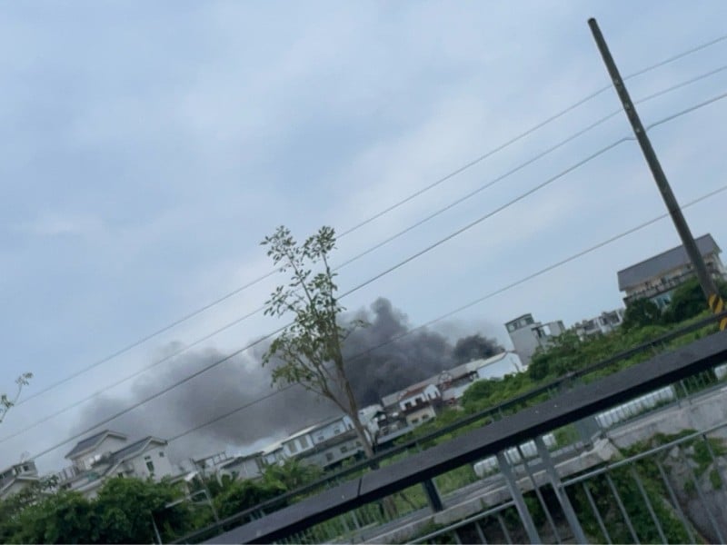 吉安慶豐12街傳火警　民眾籲讓道救災　現場狀況待釐清