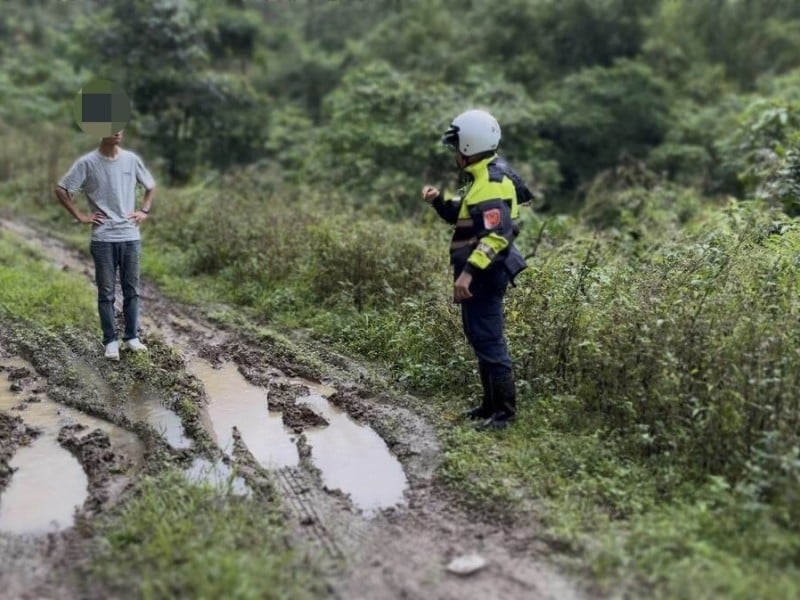 出發遊「蝴蝶谷」導航誤判困山區泥地 駕駛求助暖警