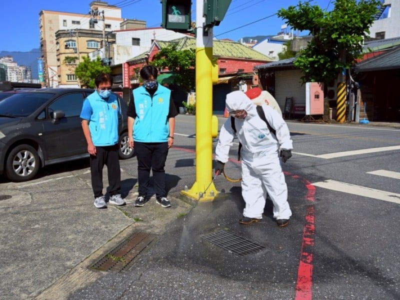 天氣逐漸炎熱 花蓮市區持續清消