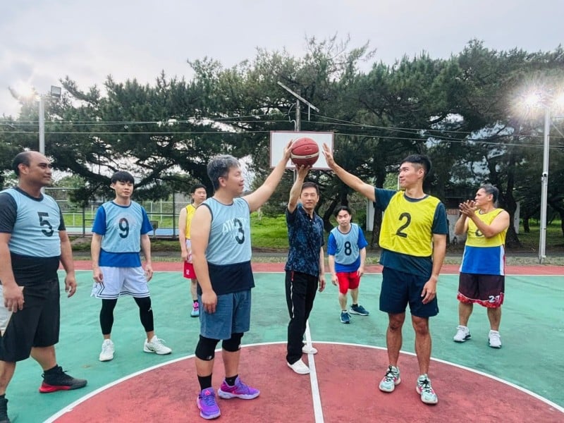 強化打詐聯防！新城警、國軍花蓮總醫院以球會友