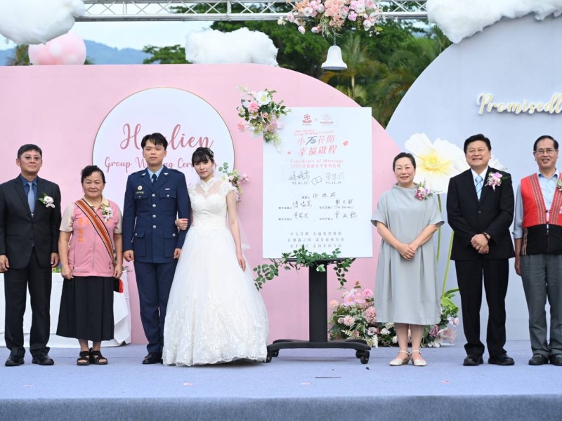 「集團結婚」浪漫登場 ! 28對新人理想大地幸福啟程