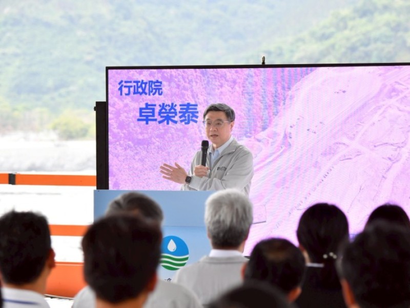卓榮泰視察馬太鞍溪堤防工程防汛整備