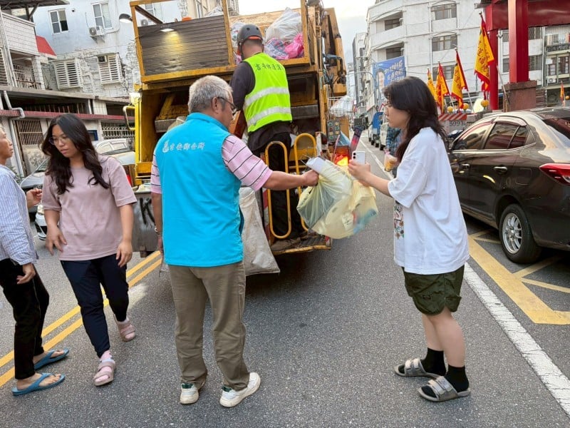落實垃圾分類 守護清潔隊員安全