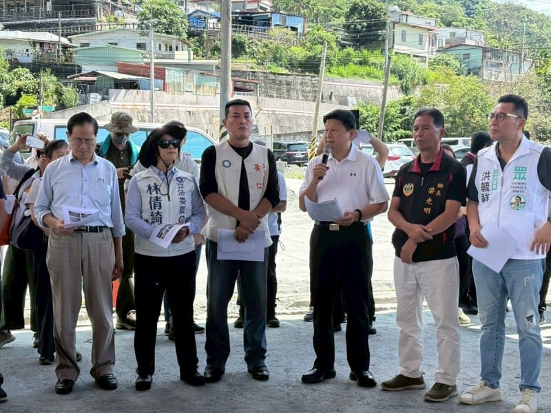馬太鞍第二道堤防工程現勘 !  促中央速拍板「以地易地」傅崐萁 : 要求七月召開說明會 解決土地、生計與農作補償