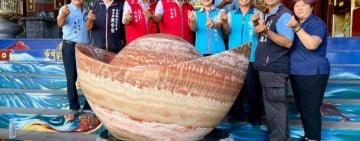 吉安聖南宮送暖10村弱勢　游淑貞、黃金發攜手送愛