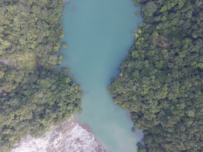 萬里溪堰塞湖壩體滲流量增加