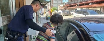 老婦不知歸家路 吉安警暖心護送返家