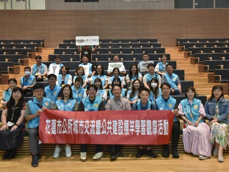 花蓮市公所造訪桃園總圖書館汲取經驗