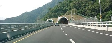 去年開放「普重機車」6個月 ? 公路局 : 中仁隧道目前仍持續試辦通行
