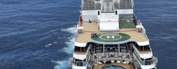 53歲癌症患者郵輪突發消化道出血　空勤黑鷹花蓮外海吊掛救援送醫