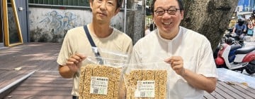地震後店面沒了！花蓮夫妻把米香攤搬上發財車　一聲「磅」找回老客人