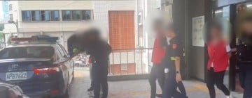 酒吧口角衍生「四打一」