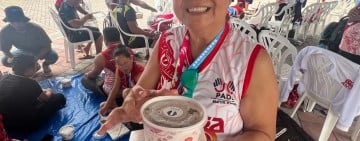 菲律賓身障龍舟隊抵花蓮陷困境　麗池飯包、林記魚丸暖心接力送餐