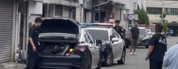 花蓮吉安北昌一街驚見疑似持刀男子　警車到場、男子隨後離開現場