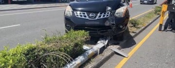前立委廖國楝台東開車自撞分隔島　路燈桿遭撞斷、本人輕傷送醫