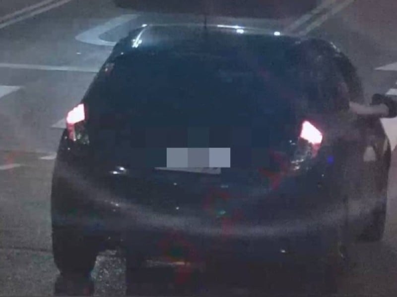 開著偽造車牌的車還噴辣椒水傷人