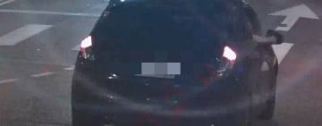開著偽造車牌的車還噴辣椒水傷人