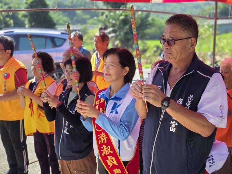游淑貞走進富里農村、部落、廟埕與民眾搏感情 鄉親熱情相挺 高喊縣長要選「貞」的