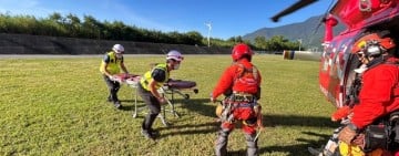 女領隊奇萊山屋骨裂 黑鷹馳援救出