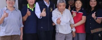 新城鄉長何禮臺親訪104歲人瑞杜前雨 致贈敬老禮金關懷長者健康
