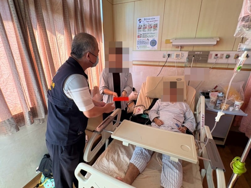 新城鄉長何禮臺關懷火警受傷的消防弟兄 致贈營養慰問金並祝早日康復