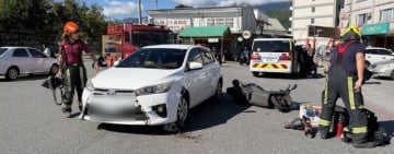 東華大學女學生騎機車與汽車相撞受困車底 警、消合力救出